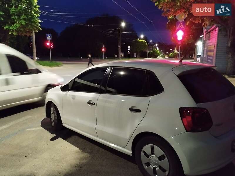 Хэтчбек Volkswagen Polo 2013 в Черновцах
