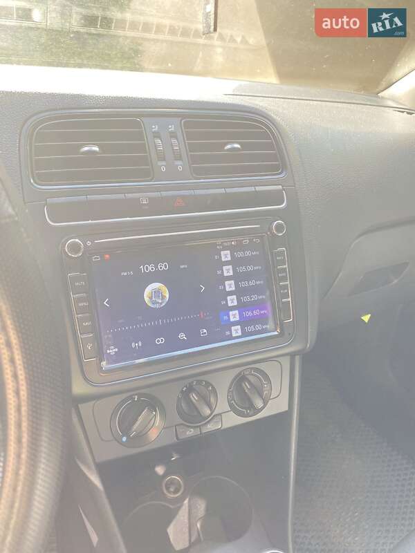 Хэтчбек Volkswagen Polo 2013 в Черновцах
