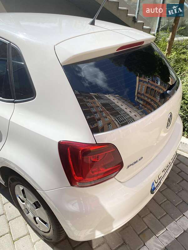 Хэтчбек Volkswagen Polo 2013 в Черновцах