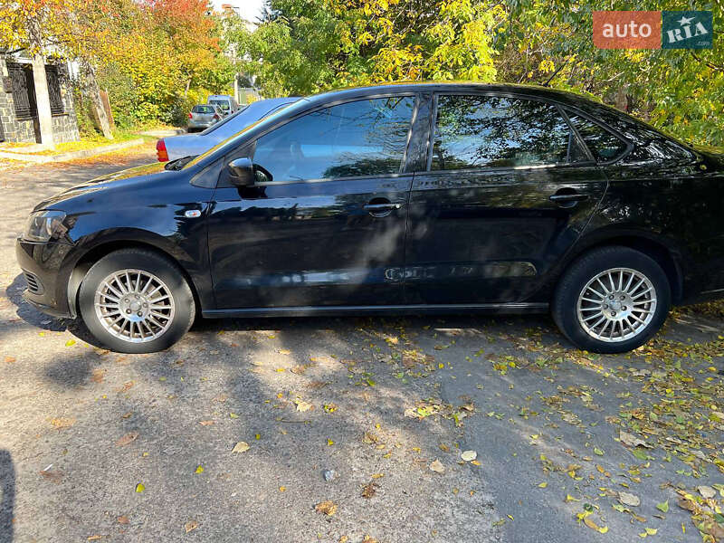 Седан Volkswagen Polo 2011 в Львове