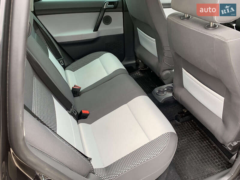 Хетчбек Volkswagen Polo 2006 в Збаражі