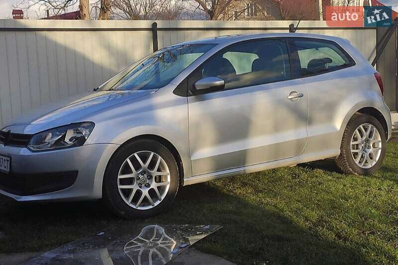 Хэтчбек Volkswagen Polo 2012 в Ивано-Франковске