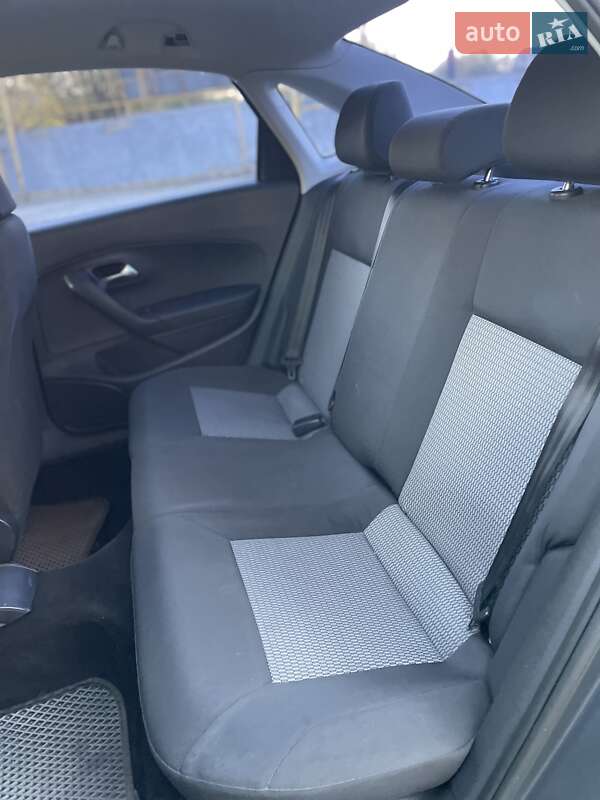 Седан Volkswagen Polo 2013 в Покровске