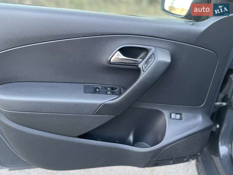 Седан Volkswagen Polo 2013 в Покровске