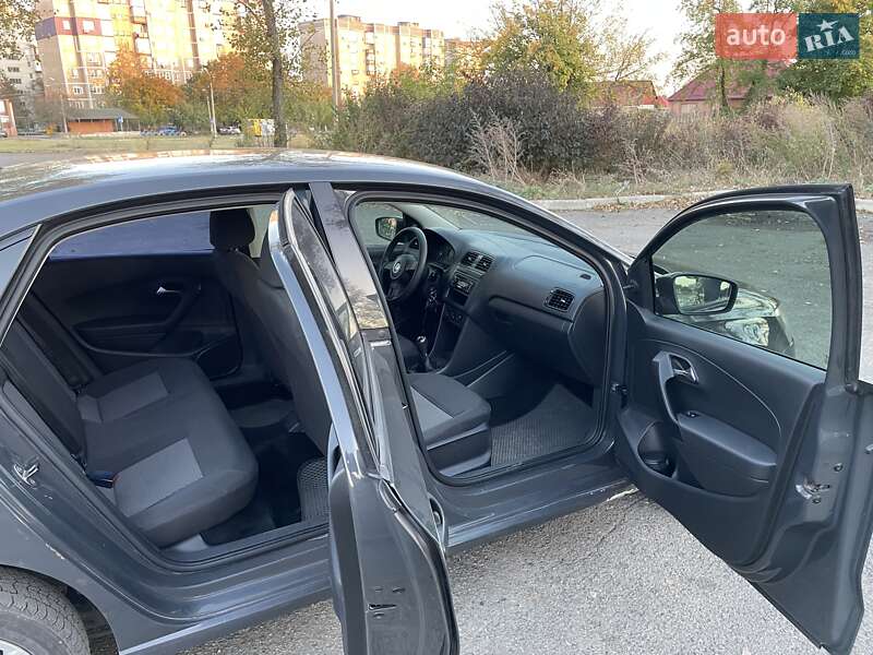 Седан Volkswagen Polo 2013 в Покровске