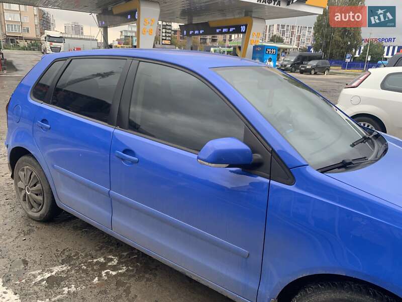 Хетчбек Volkswagen Polo 2006 в Ужгороді