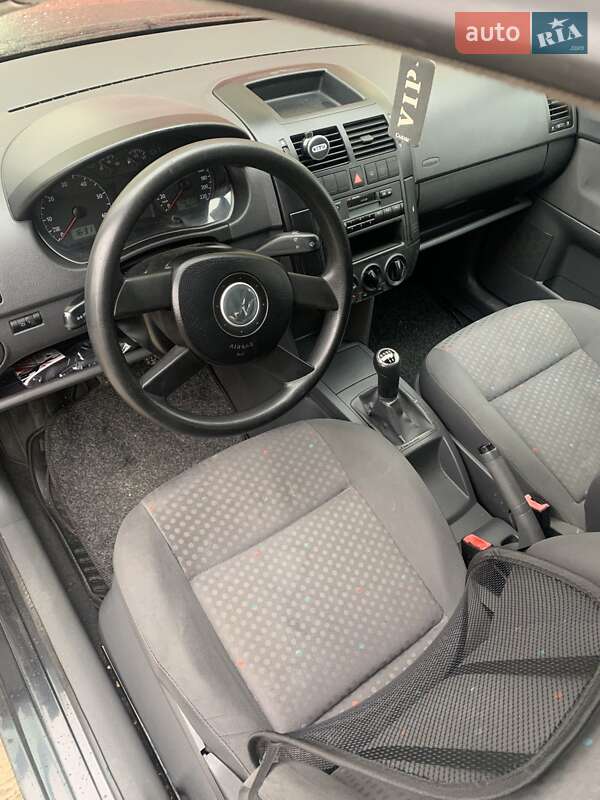 Хетчбек Volkswagen Polo 2003 в Рівному