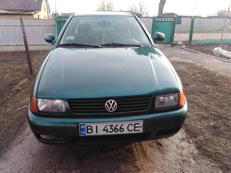 Седан Volkswagen Polo 1998 в Пирятине