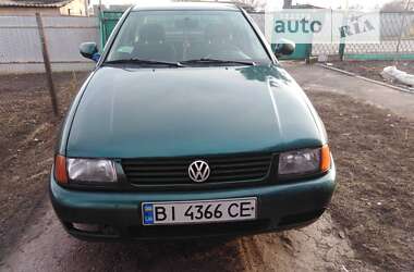 Седан Volkswagen Polo 1998 в Пирятине