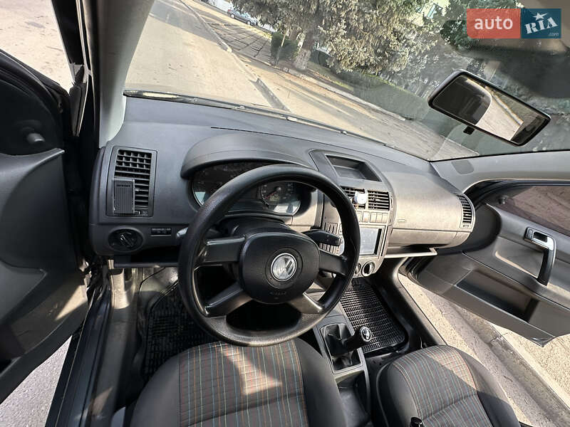 Хэтчбек Volkswagen Polo 2005 в Могилев-Подольске