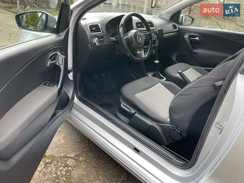 Хэтчбек Volkswagen Polo 2011 в Городенке