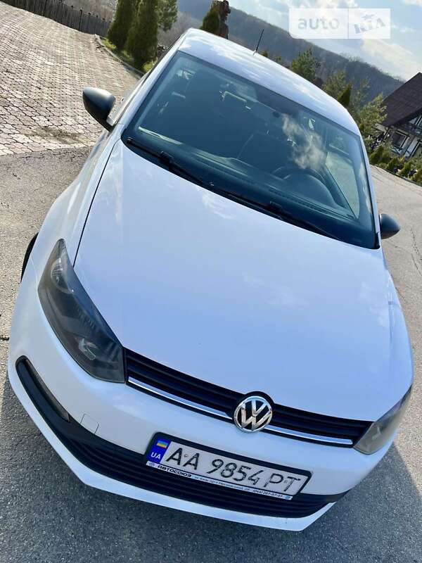 Хэтчбек Volkswagen Polo 2017 в Черновцах