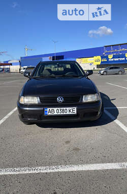 Седан Volkswagen Polo 1998 в Вінниці