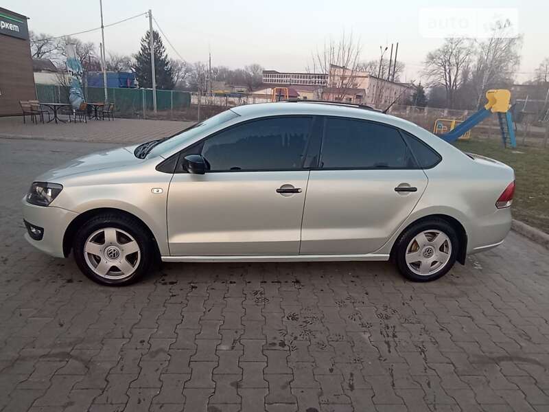 Седан Volkswagen Polo 2011 в Конотопе