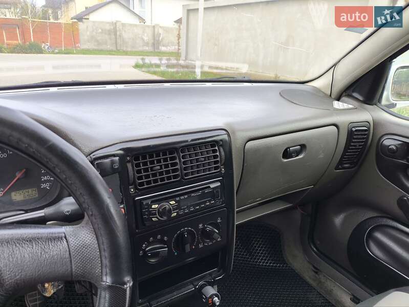 Хэтчбек Volkswagen Polo 1997 в Одессе