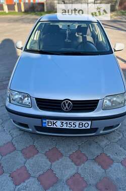 Хетчбек Volkswagen Polo 2000 в Дубровиці