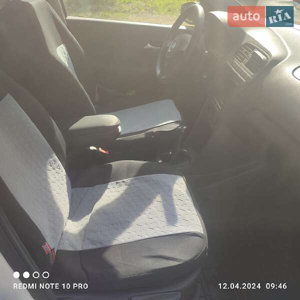 Хэтчбек Volkswagen Polo 2010 в Ужгороде