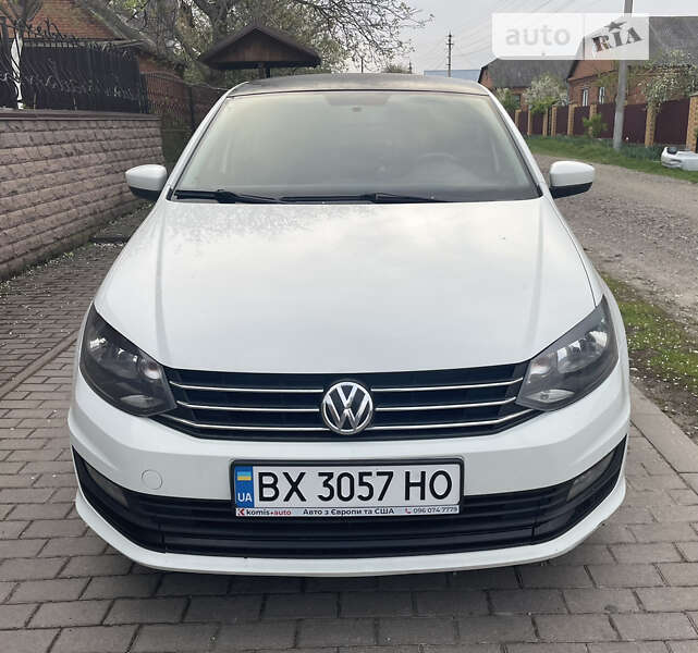 Седан Volkswagen Polo 2017 в Хмельницком