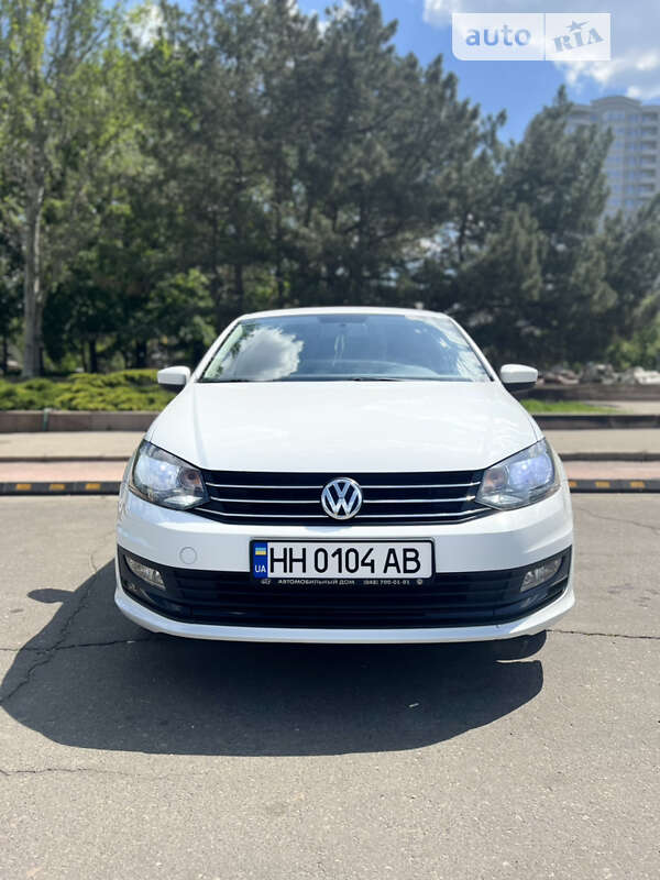 Седан Volkswagen Polo 2017 в Николаеве