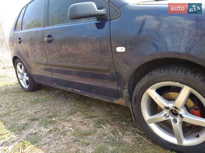 Хетчбек Volkswagen Polo 2002 в Дніпрі