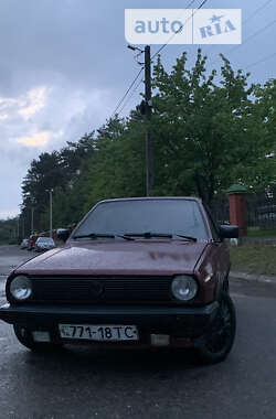 Седан Volkswagen Polo 1987 в Новояворовске