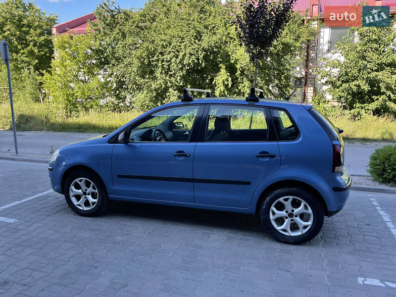 Хэтчбек Volkswagen Polo 2006 в Ужгороде