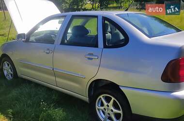 Седан Volkswagen Polo 2000 в 