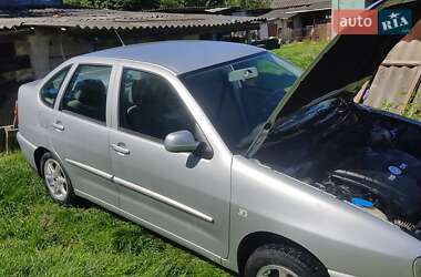 Седан Volkswagen Polo 2000 в 