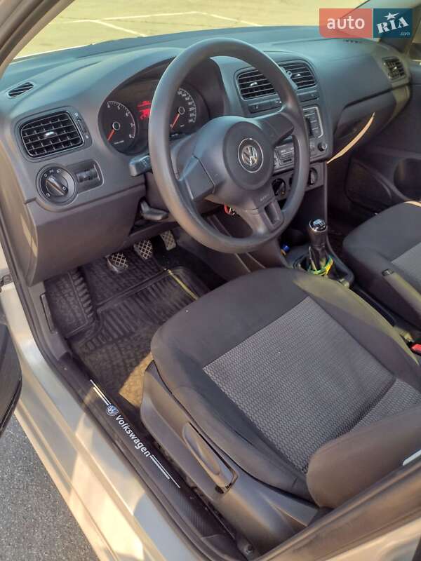 Седан Volkswagen Polo 2013 в Днепре