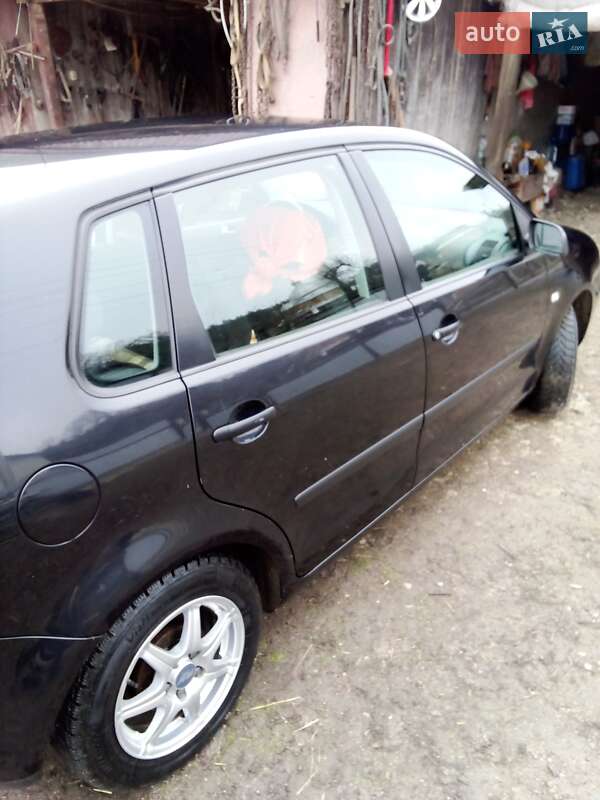 Хэтчбек Volkswagen Polo 2004 в Зборове