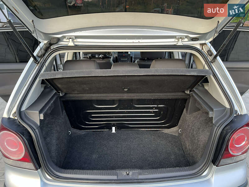 Хетчбек Volkswagen Polo 2005 в Виноградові