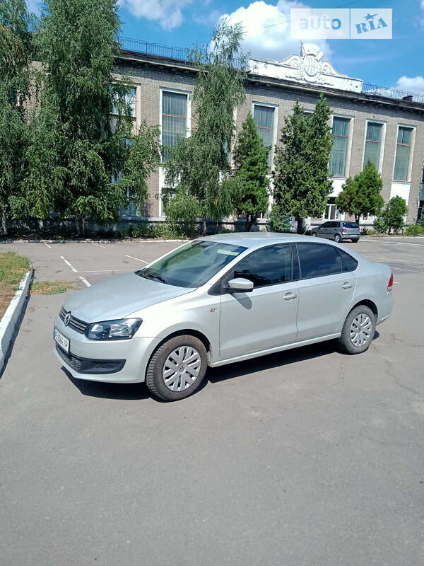 Седан Volkswagen Polo 2012 в Днепре