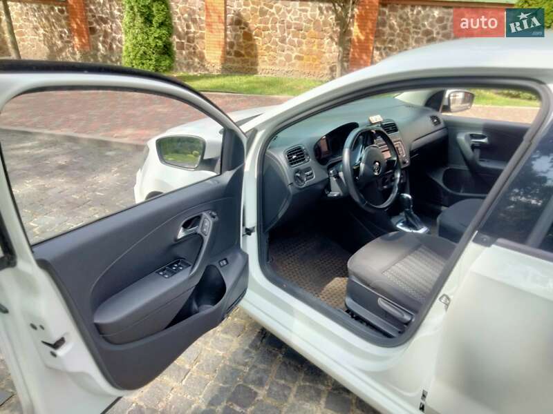 Седан Volkswagen Polo 2016 в Киеве