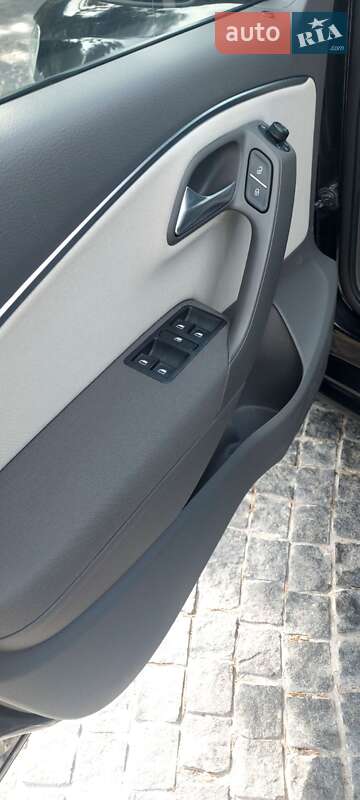 Хетчбек Volkswagen Polo 2015 в Кропивницькому