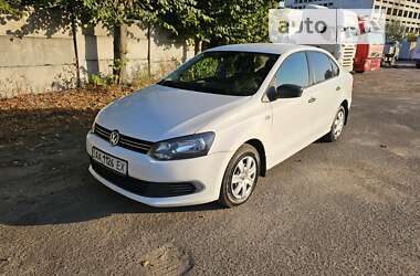 Седан Volkswagen Polo 2012 в Чернигове