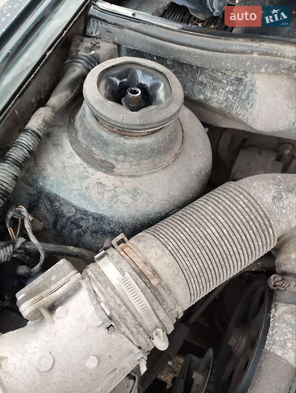 Седан Volkswagen Polo 1997 в Новом Роздоле