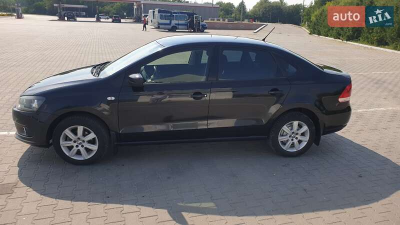 Седан Volkswagen Polo 2013 в Івано-Франківську