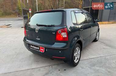 Хэтчбек Volkswagen Polo 2004 в 