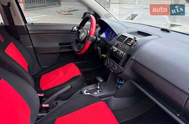 Хэтчбек Volkswagen Polo 2004 в 