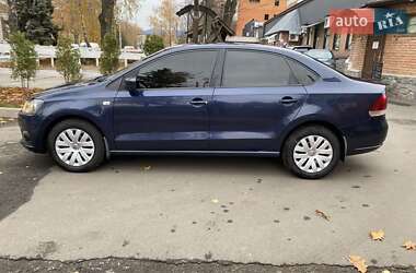 Седан Volkswagen Polo 2011 в Лубнах