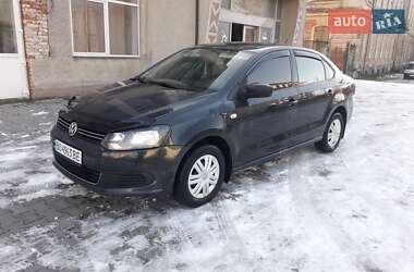 Седан Volkswagen Polo 2011 в Монастыриске