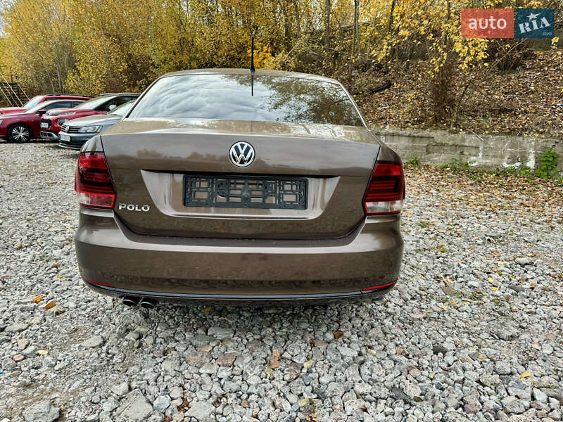 Седан Volkswagen Polo 2017 в Киеве