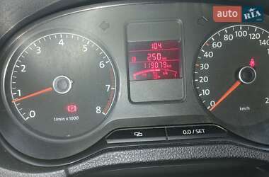 Седан Volkswagen Polo 2011 в 