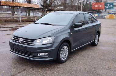 Седан Volkswagen Polo 2017 в Жовтих Водах