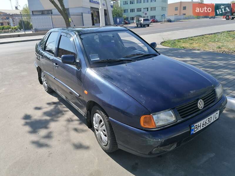 Седан Volkswagen Polo 1997 в Вишгороді