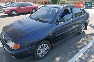 Седан Volkswagen Polo 1997 в Вишгороді