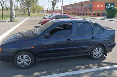 Седан Volkswagen Polo 1997 в Вишгороді