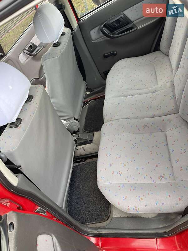 Седан Volkswagen Polo 1997 в Черновцах