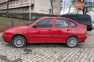 Седан Volkswagen Polo 1997 в Черновцах