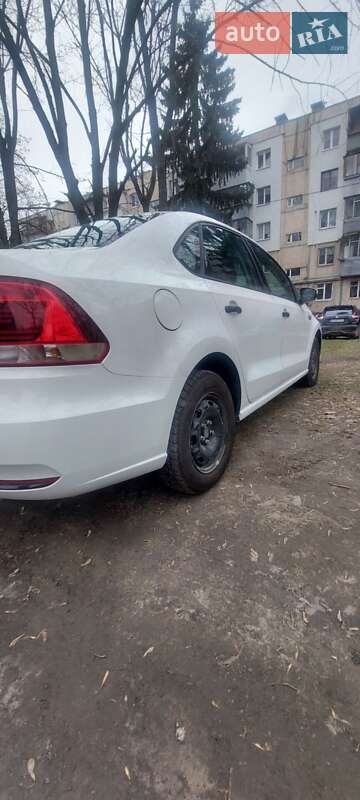 Седан Volkswagen Polo 2018 в Львове